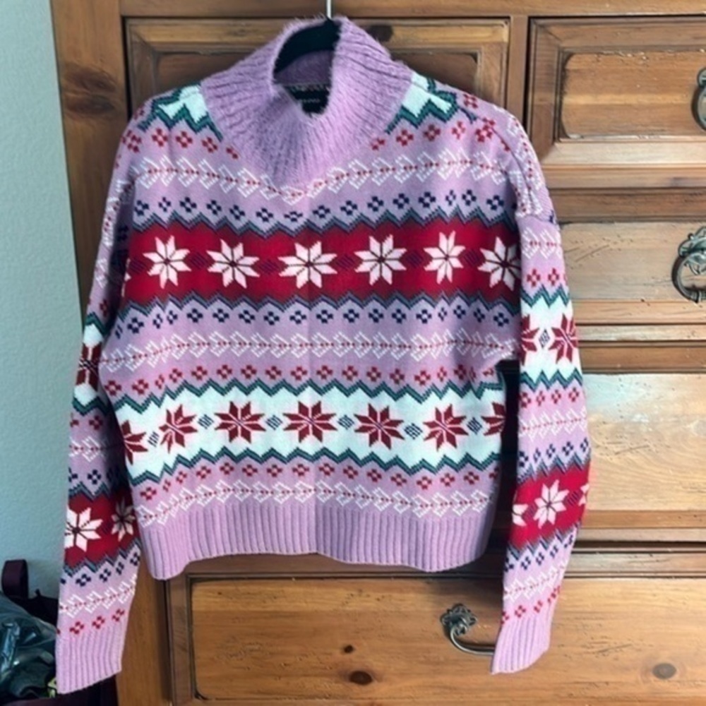 33 Degrees Women's Pink And Red Sweater NWT